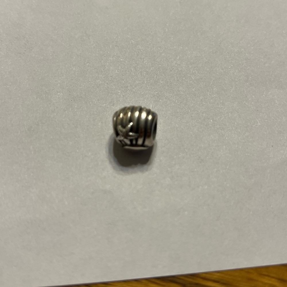 Pandora Seashell Charm - Picture 3 of 4